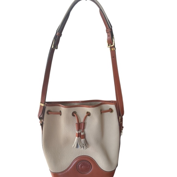 Vtg Dooney & Bourke Bucket Bag Large Tan Brown Drawstring Pebble Leather Purse - Picture 1 of 16